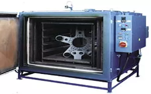 Heat treatment oven